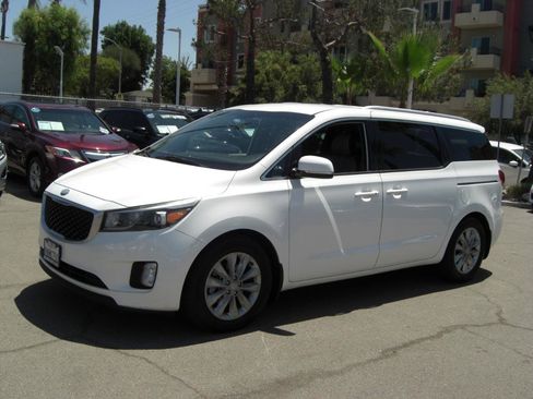 Used 2015 Kia Sedona EX FWD image 3
