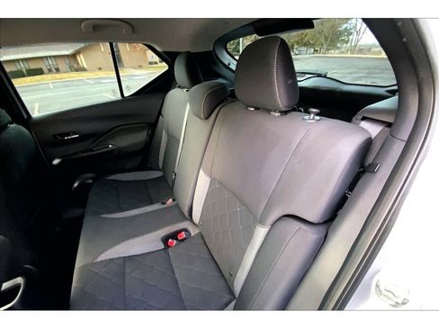 Used 2020 Nissan Kicks SV image 27