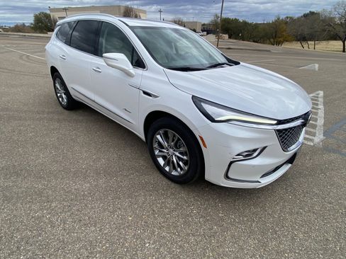 Used 2022 Buick Enclave Avenir w/ Avenir Technology Package image 10