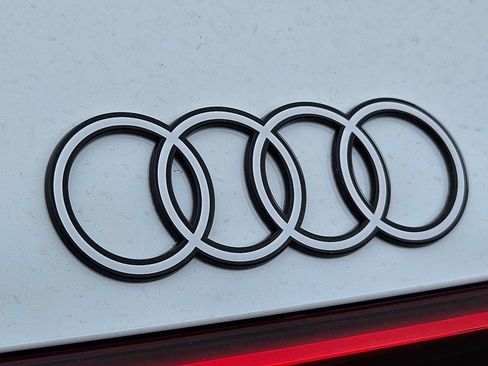 Used 2024 Audi Q8 e-tron Premium Plus AWD/4WD image 26
