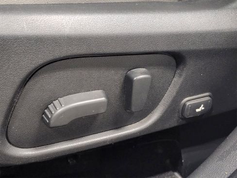 Used 2017 Subaru Forester 2.5i Limited image 18