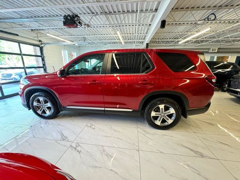 Used 2025 Honda Pilot EX-L image 8