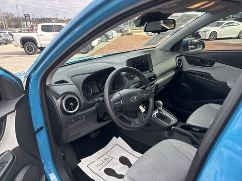 Used 2022 Hyundai Kona SEL w/ Cargo Package image 12