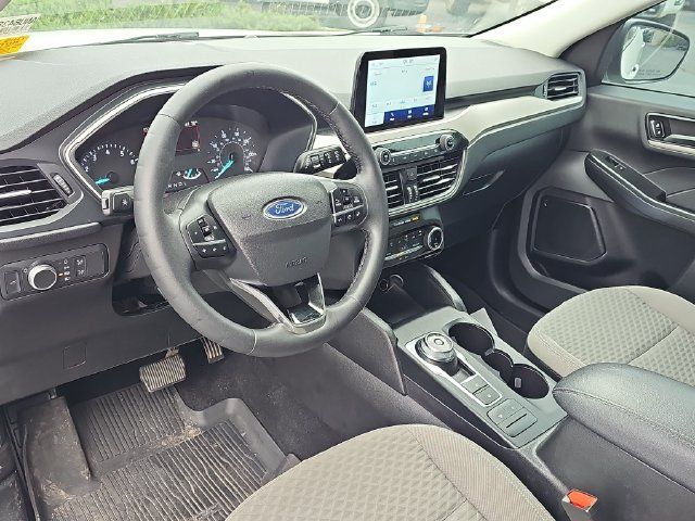 Used 2022 Ford Escape SE w/ SE Sport Appearance Package FWD image 16