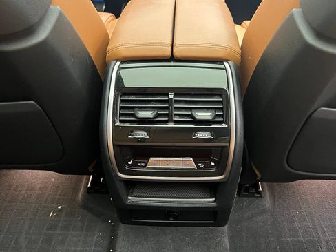 Used 2022 BMW X5 xDrive45e w/ M Sport Package AWD/4WD image 9