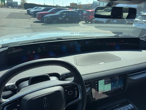 New 2026 Lincoln Navigator Reserve AWD/4WD image 23