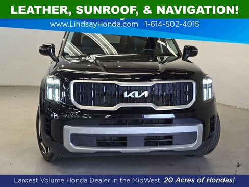 Used 2023 Kia Telluride EX w/ EX Captain's Chair Package FWD image 2