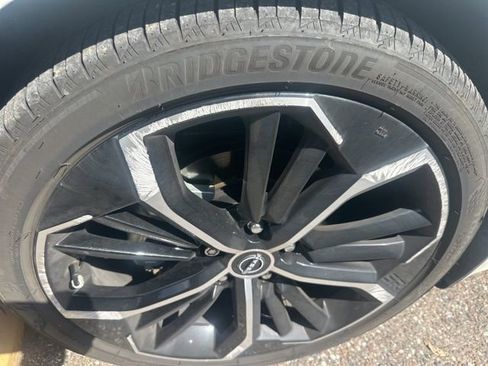 Used 2025 Nissan Altima 2.5 SR w/ SR Premium Package image 7