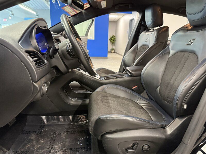Used 2015 Chrysler 200 S w/ Comfort Group AWD/4WD image 10