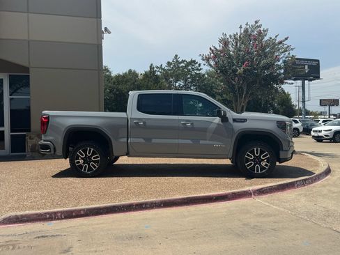 Used 2024 GMC Sierra 1500 AT4 w/ Technology Package AWD/4WD image 7