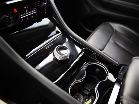 Used 2023 Jeep Grand Cherokee Limited image 17