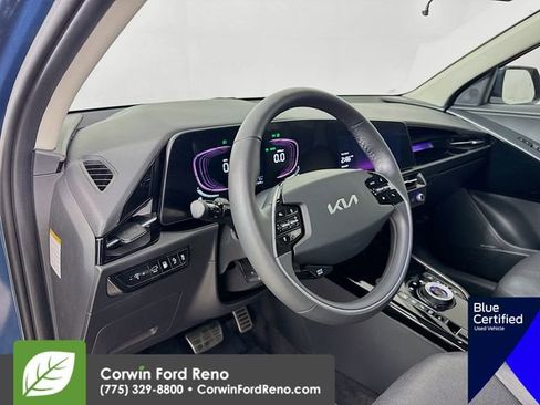 Used 2023 Kia Niro SX Touring image 12
