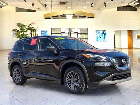 Certified 2022 Nissan Rogue S AWD/4WD image 3