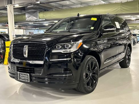 Certified 2023 Lincoln Navigator Reserve AWD/4WD image 5