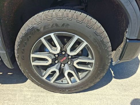 Used 2021 GMC Sierra 1500 AT4 w/ AT4 Value Package AWD/4WD image 5