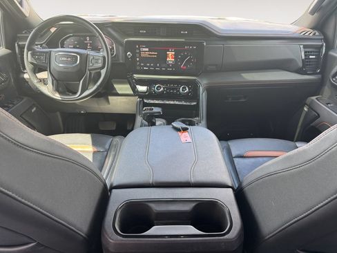 Used 2025 GMC Sierra 1500 AT4 w/ AT4 Premium Package AWD/4WD image 10