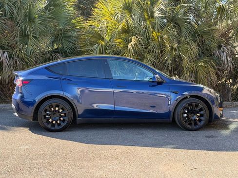 Used 2022 Tesla Model Y Long Range AWD/4WD image 21
