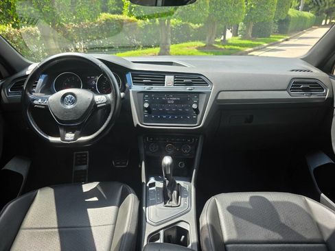 Used 2021 Volkswagen Tiguan SE R-Line image 13
