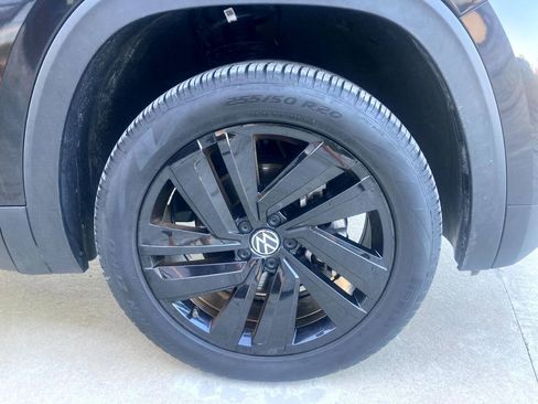 Used 2023 Volkswagen Atlas Cross Sport SE w/ Black Wheel Package AWD/4WD image 23