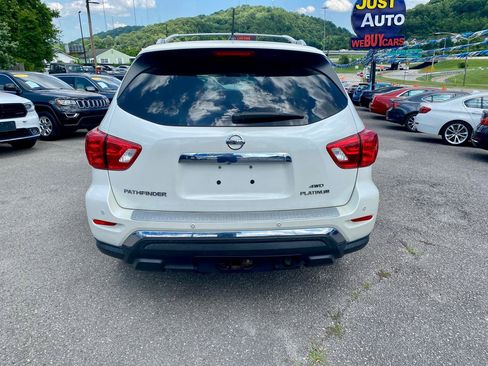 Used 2017 Nissan Pathfinder Platinum w/ Family Entertainment Package AWD/4WD image 6