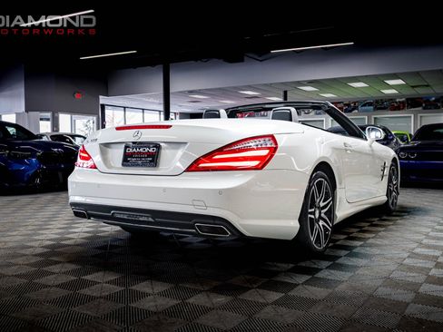 Used 2015 Mercedes-Benz SL 550 image 2