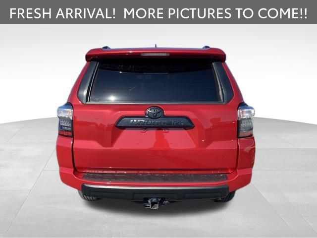 Used 2022 Toyota 4Runner TRD Off-Road Premium w/ Moonroof Package AWD/4WD image 5