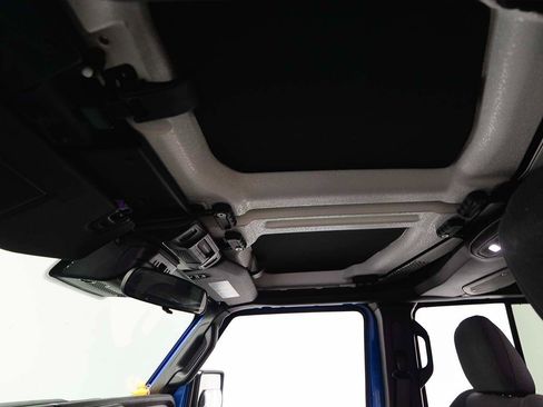 Used 2024 Jeep Wrangler Willys image 7