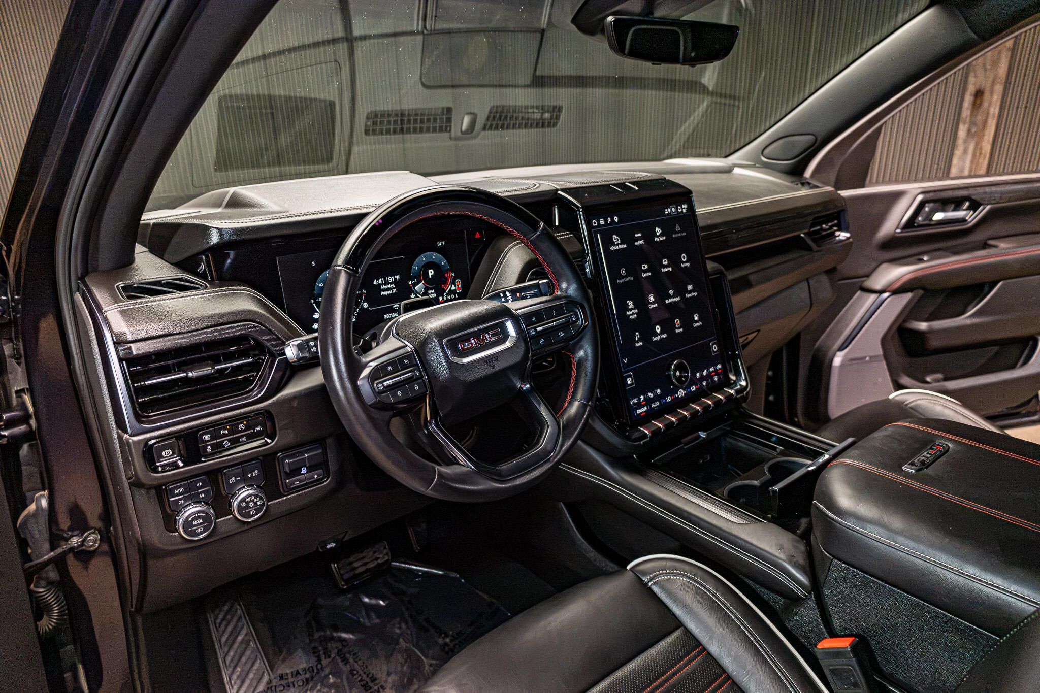 Used 2025 GMC Yukon AT4 Ultimate AWD/4WD image 13