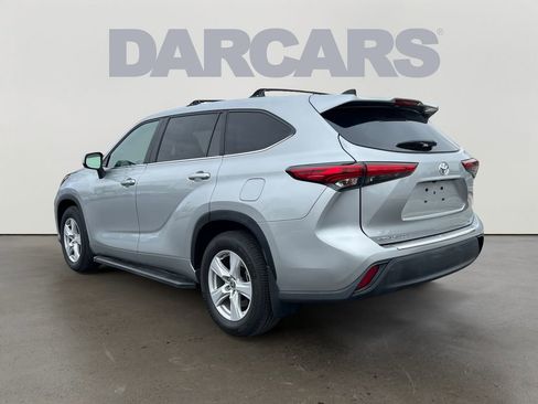 Used 2023 Toyota Highlander L image 4