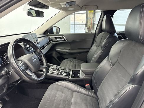 Used 2022 Mitsubishi Outlander SE image 11