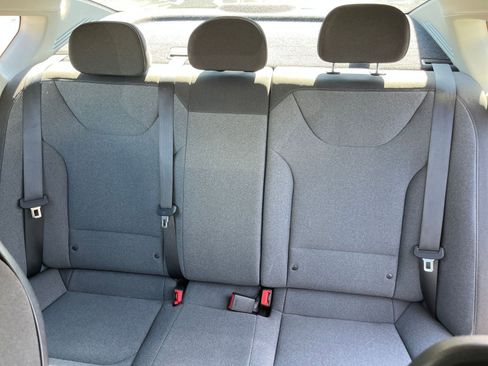 Used 2025 Kia K4 LXS image 37