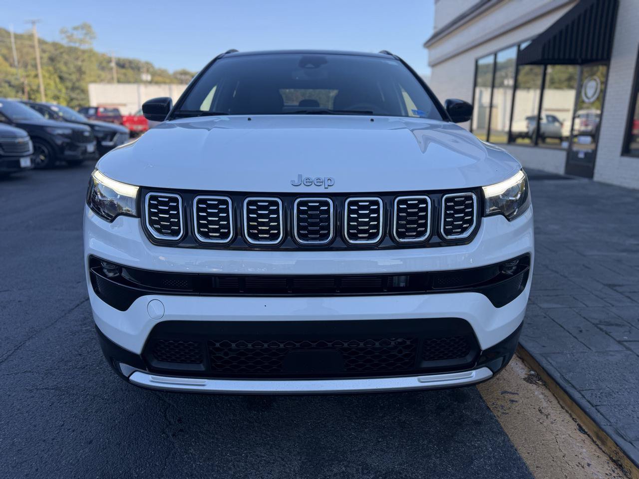 Used 2025 Jeep Compass Limited w/ Elite Group AWD/4WD image 7