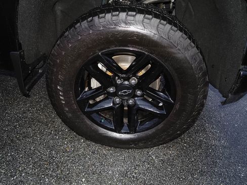 Used 2020 Chevrolet Silverado 1500 LT Trail Boss image 31