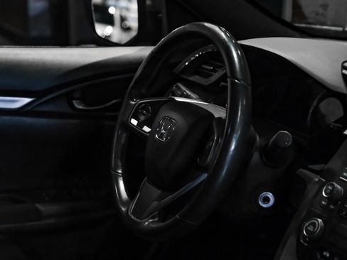 Used 2018 Honda Civic Sport image 12