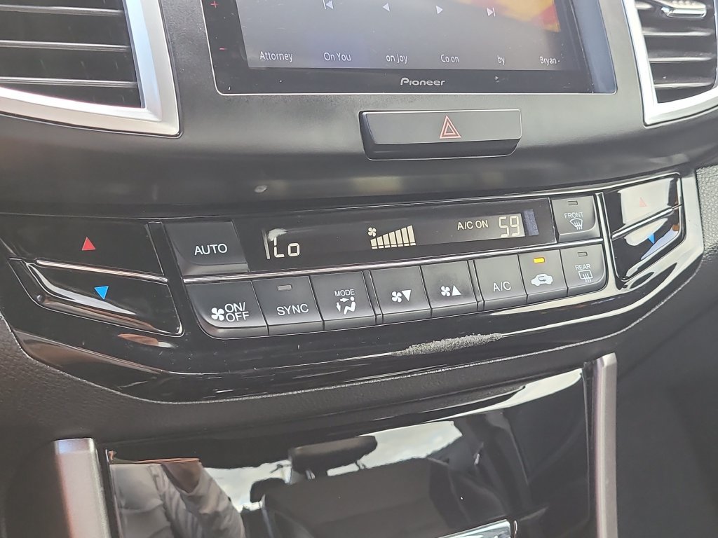 Used 2017 Honda Accord Sport image 24