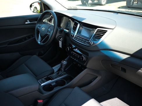 Used 2018 Hyundai Tucson SE AWD/4WD image 52