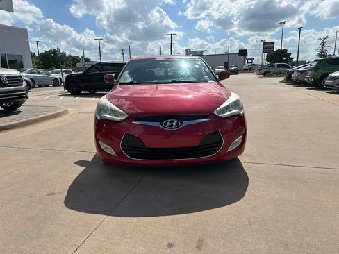Used 2016 Hyundai Veloster w/ Option Group 02 FWD image 2