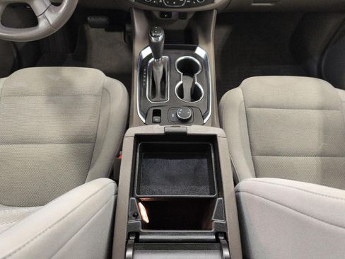 Used 2019 Chevrolet Traverse LT FWD image 18