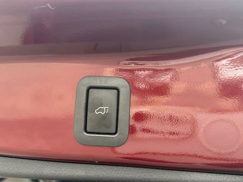 Used 2017 Toyota Highlander XLE image 31