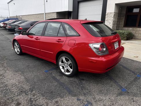 Used 2004 Lexus IS 300 SportCross RWD image 2