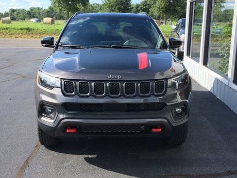 Used 2024 Jeep Compass Trailhawk w/ Sun and Sound Group AWD/4WD image 4