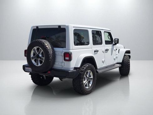 Used 2020 Jeep Wrangler Unlimited Sahara w/ Uconnect 4C Nav & Sound Group AWD/4WD image 4