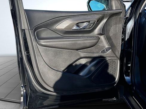 Used 2023 GMC Terrain SLE w/ Driver Convenience Package image 23