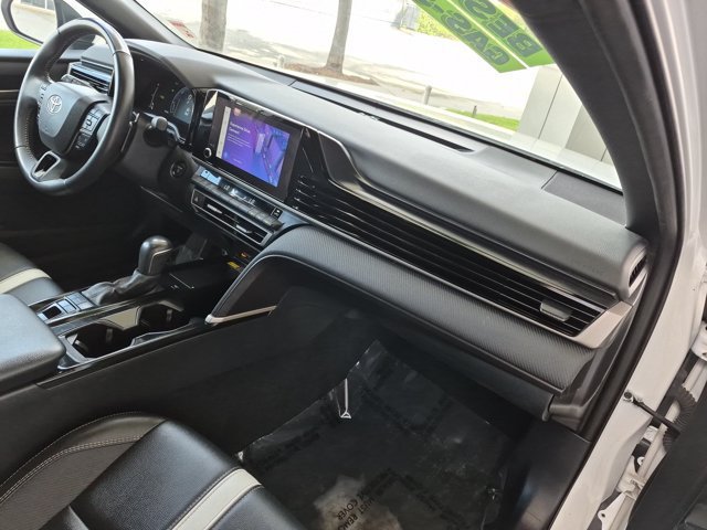 Used 2025 Toyota Camry SE FWD image 6