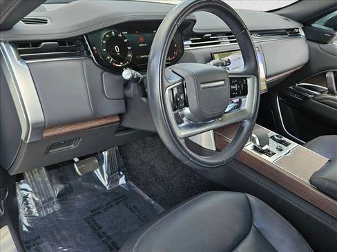 Used 2023 Land Rover Range Rover SE image 9