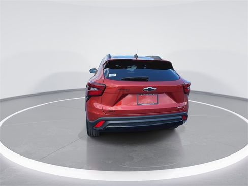 Used 2024 Chevrolet Trax RS w/ Sunroof Package image 7