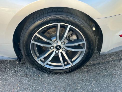 Used 2016 Ford Mustang Premium image 9