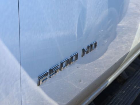 Used 2024 Chevrolet Silverado 2500 Custom w/ Custom Value Package AWD/4WD image 4