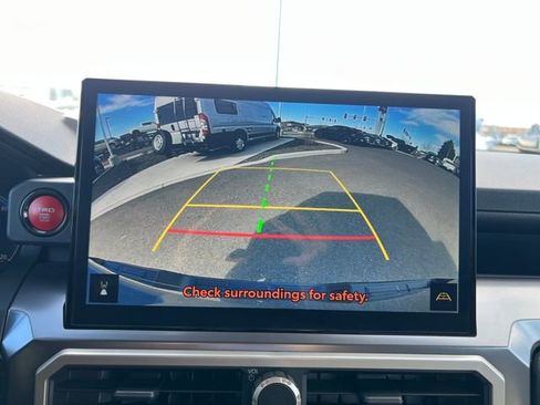 Used 2025 Toyota Tacoma TRD Sport image 21