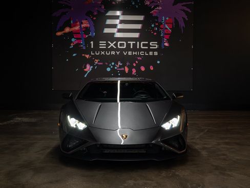 Used 2021 Lamborghini Huracan EVO RWD image 4